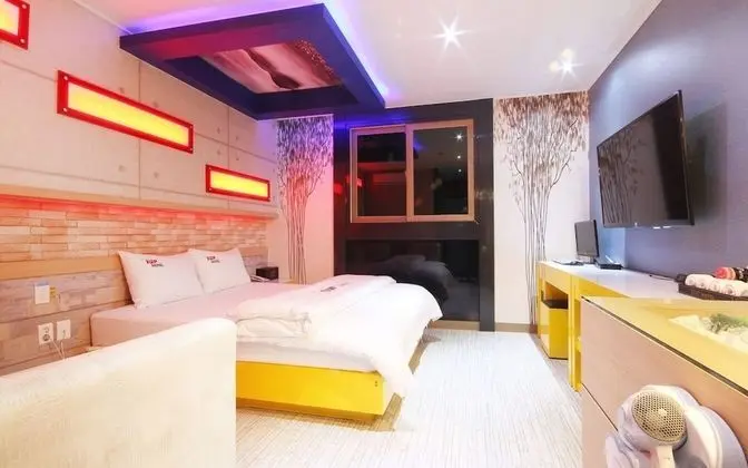 Oda (The room that opens the sky)