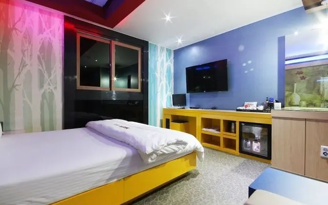 Oda (The room that opens the sky)