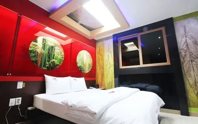 Oda (The room that opens the sky)