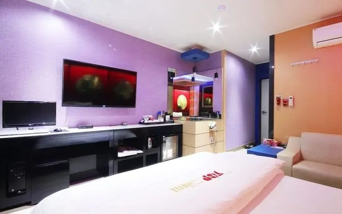 Oda (The room that opens the sky)