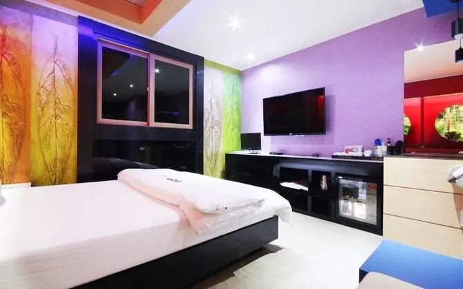 Oda (The room that opens the sky)