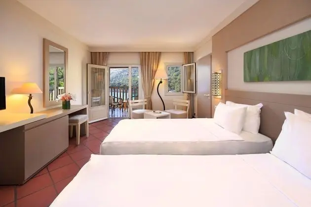 https://images.etstur.com/files/images/hotelImages/TR/51730/l/Hapimag-Resort-Sea-Garden-Genel-306040.jpg