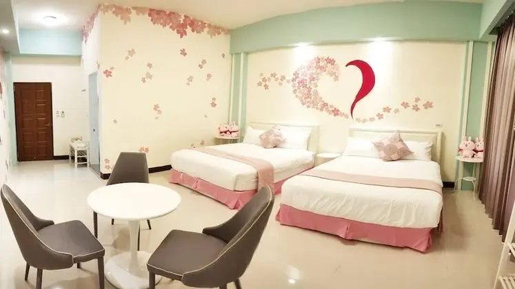 Romantic Dört Kişilik Oda, 2 Çift Kişilik Yatak, Sigara İçilmez, Şehir Manzaralı