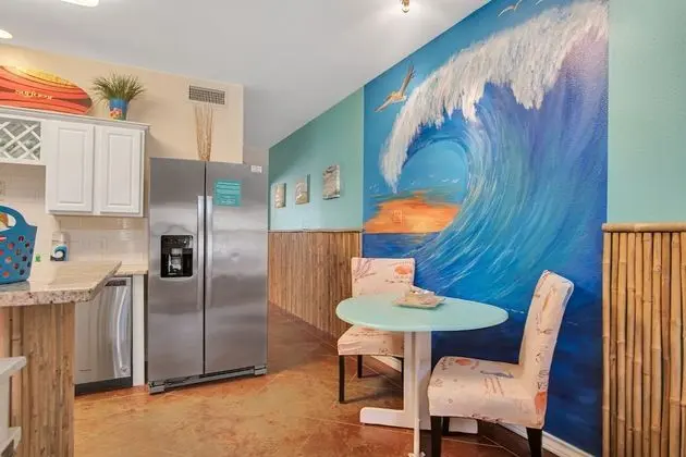 Daire, Birden Çok Yatak, Veranda, Havuz Manzaralı (Happiness Comes In Waves)