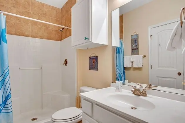 Daire, Birden Çok Yatak, Veranda, Havuz Manzaralı (Happiness Comes In Waves)