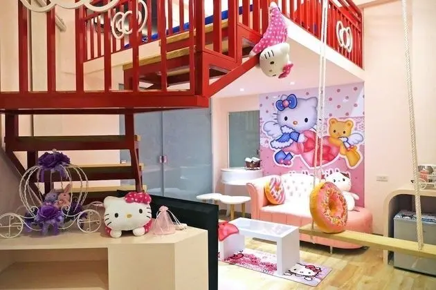 Tek Büyük Yataklı Oda (Kitty cat)