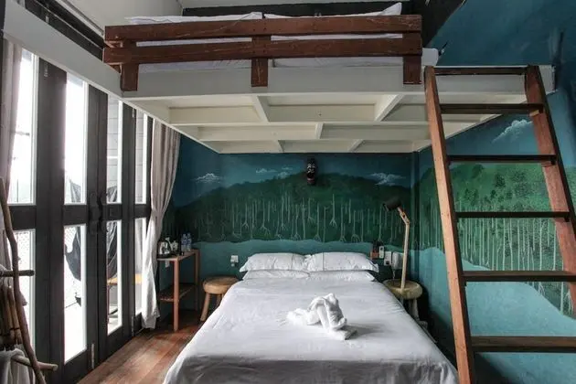 Dolphin Family Room