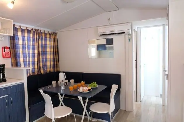 Deluxe Karavan
