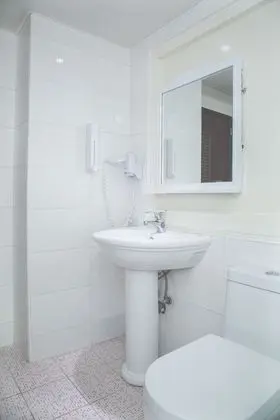Üç Kişilik Oda