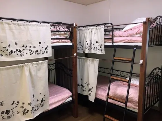 Ortak Ranzalı Oda, Sadece kadınlar için