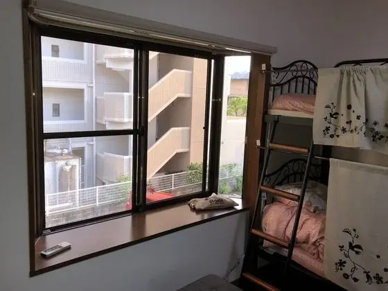 Ortak Ranzalı Oda, Sadece kadınlar için