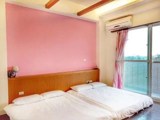 Standard Dört Kişilik Oda (Pink)
