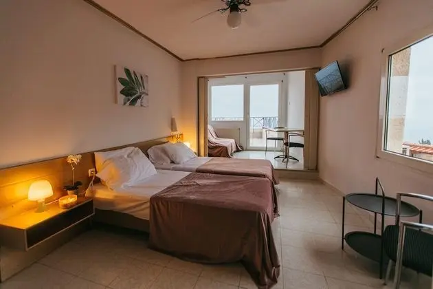 Dört Kişilik Oda, Deniz Manzaralı