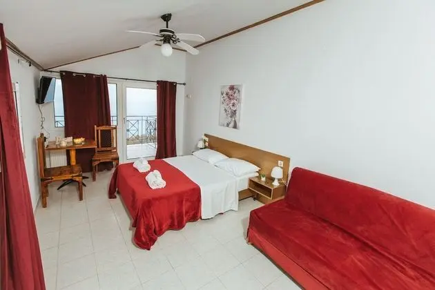 Dört Kişilik Oda, Deniz Manzaralı