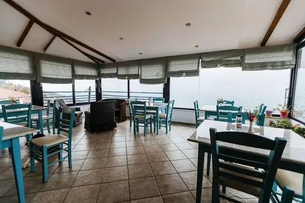 Dört Kişilik Oda, Deniz Manzaralı