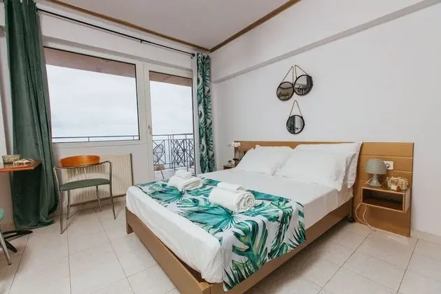 Dört Kişilik Oda, Deniz Manzaralı