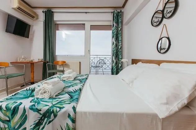 Tek Büyük veya İki Ayrı Yataklı Oda, Deniz Manzaralı