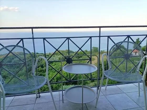 Tek Büyük veya İki Ayrı Yataklı Oda, Deniz Manzaralı