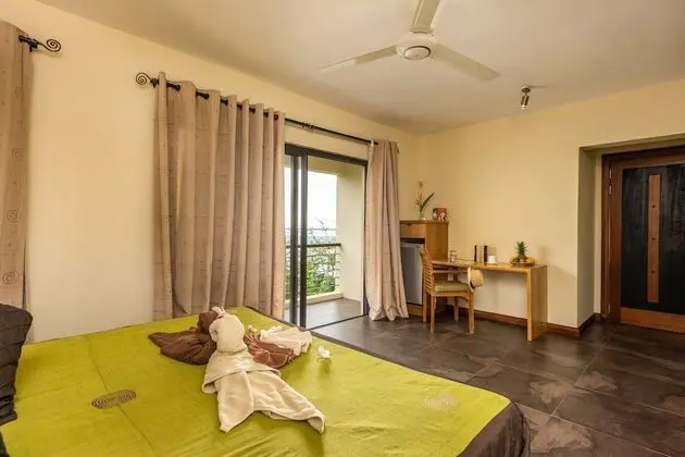 1.Superior VIP Mountain & Ocean View