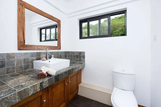 1.Superior VIP Mountain & Ocean View