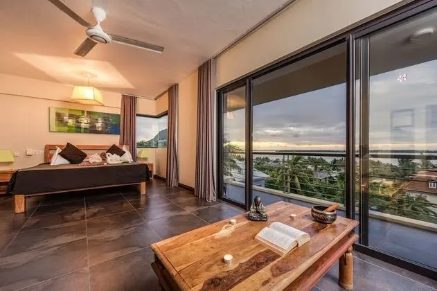 2.Deluxe VIP Mountain & Ocean Front View