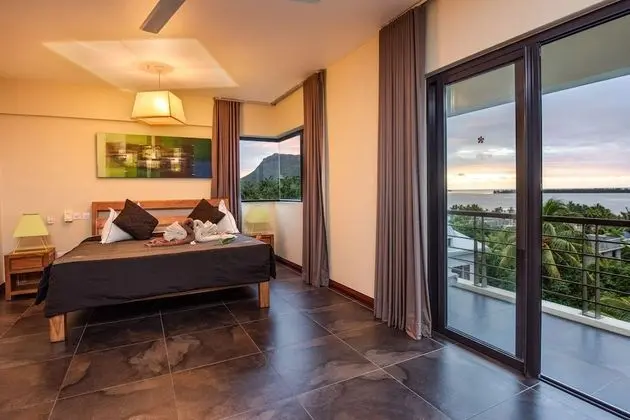 2.Deluxe VIP Mountain & Ocean Front View