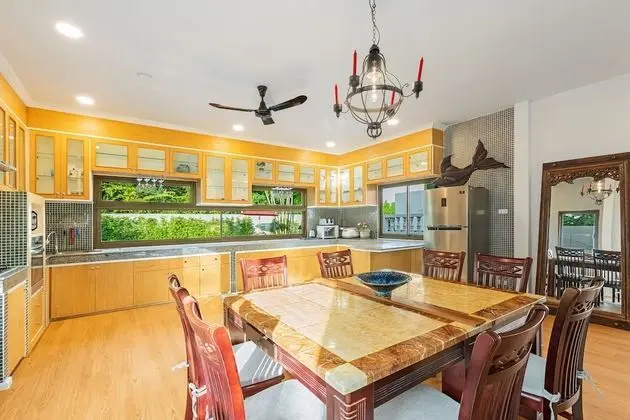 Family Villa, 5 Yatak Odası, Havuz Manzaralı
