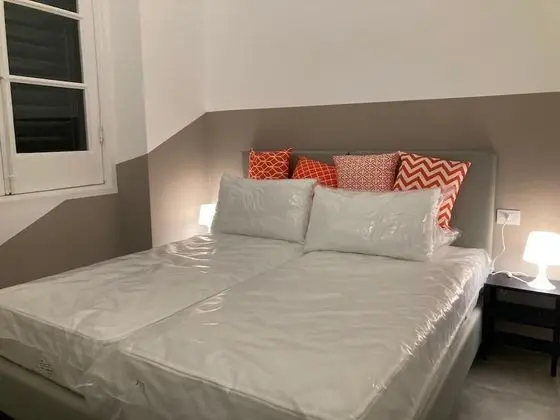 Family Tek Büyük Yataklı Oda
