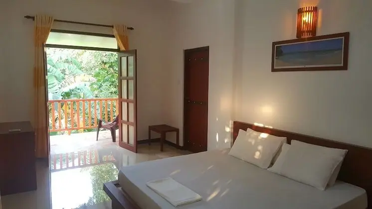 Deluxe Tek Büyük Yataklı Oda, 1 En Büyük (King) Boy Yatak, Balkon, Bahçeli