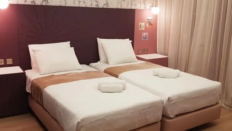 Comfort Tek Büyük veya İki Ayrı Yataklı Oda