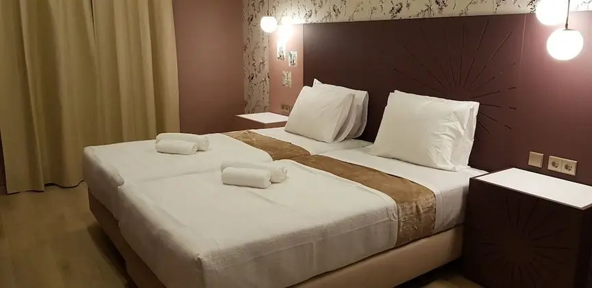 Comfort Tek Büyük veya İki Ayrı Yataklı Oda