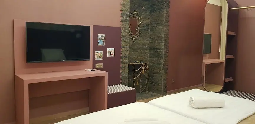 Comfort Tek Büyük veya İki Ayrı Yataklı Oda
