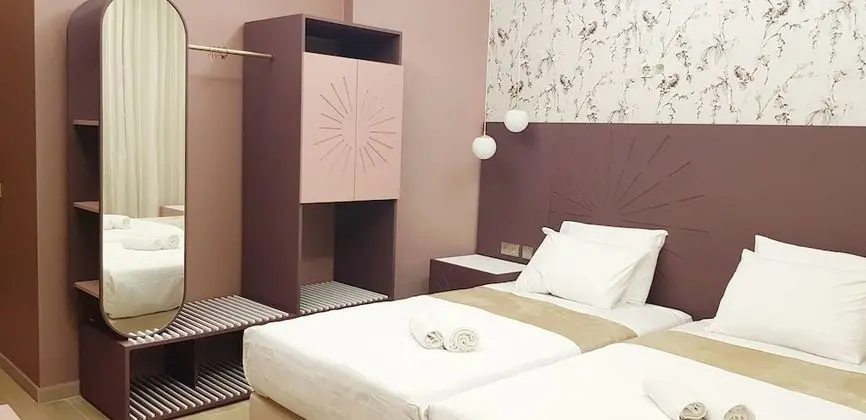 Comfort Tek Büyük veya İki Ayrı Yataklı Oda