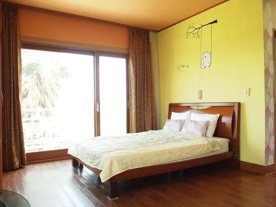 Deluxe Tek Büyük Yataklı Oda (Kitchen, Private Bathroom, Terrace)