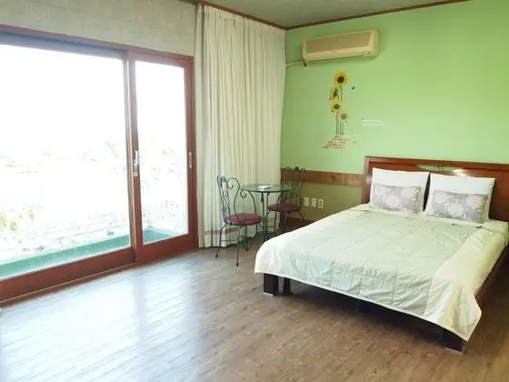 Standard Tek Büyük Yataklı Oda (Kitchen, Private Bathroom, Terrace)
