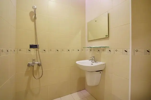 Business Tek Büyük Yataklı Oda