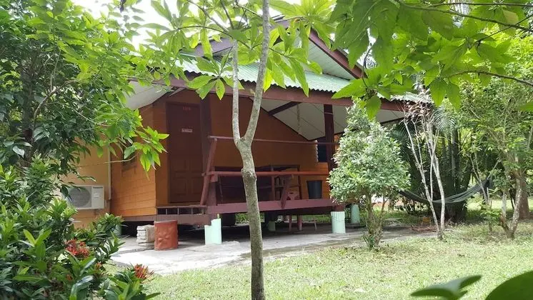 Wooden Bungalow (Happy 3)