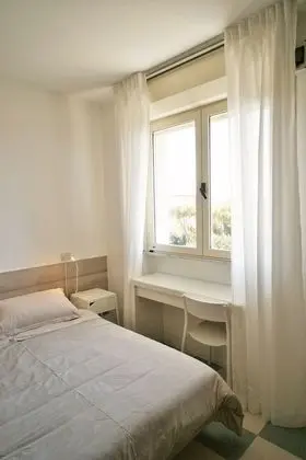 Tek Büyük veya İki Ayrı Yataklı Oda, Deniz Manzaralı