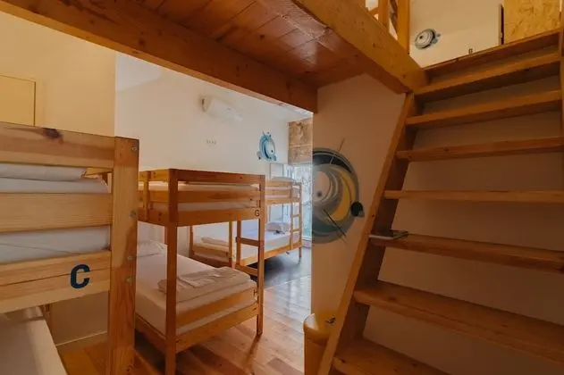 Ortak Ranzalı Oda, Sadece kadınlar için, Sigara İçilmez, Asma Kat