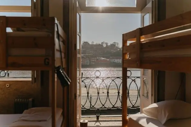 Panoramic Oda, Birden Çok Yatak, Balkon, Nehir Manzaralı