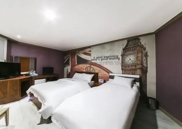 Semi-Deluxe Room
