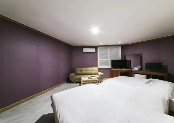 Semi-Deluxe Room