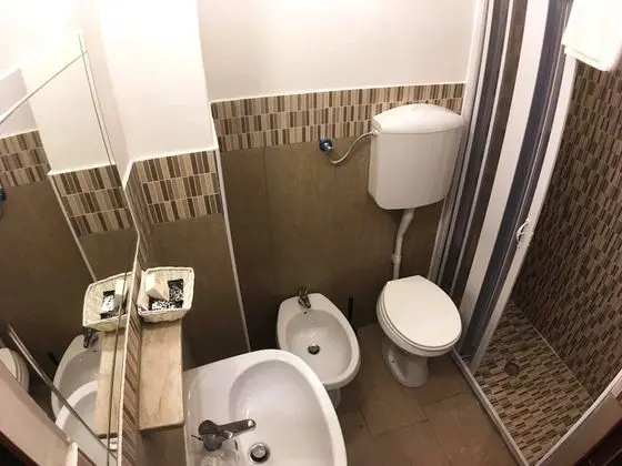 Üç Kişilik Oda