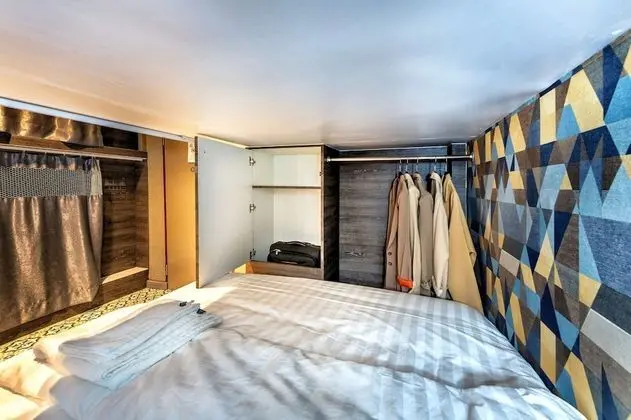 12-Bed Mixed Dormitory