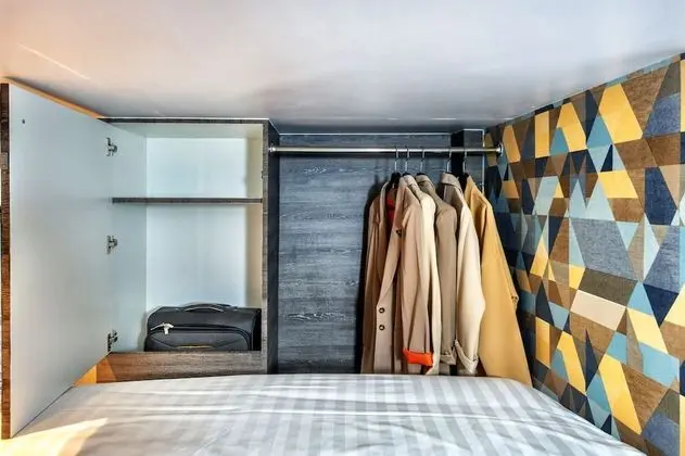 12-Bed Mixed Dormitory