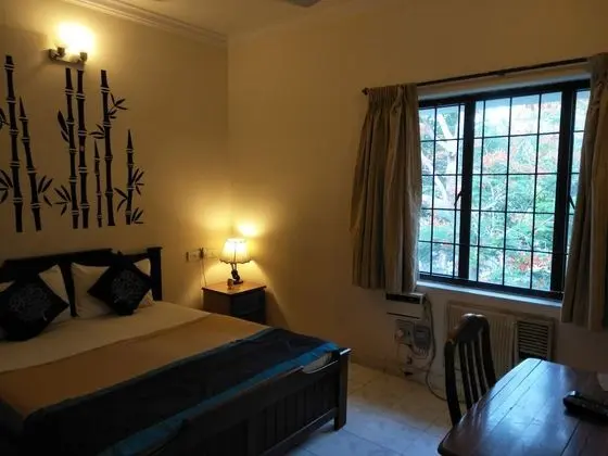 Deluxe Tek Büyük Yataklı Oda, 1 Yatak Odası, Engellilere Uygun, Bahçe Manzaralı