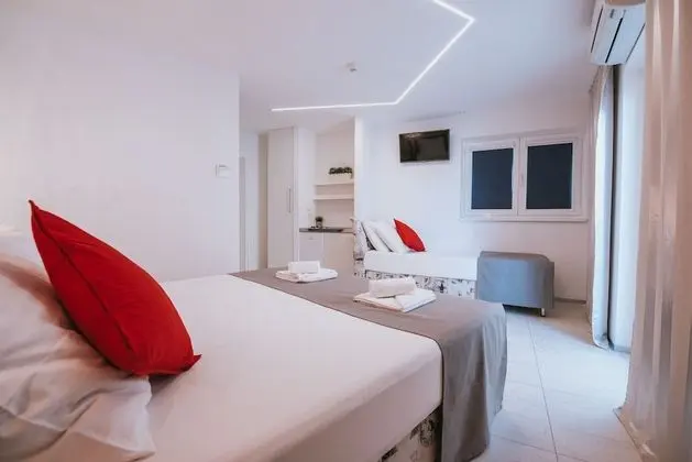 Üç Kişilik Oda