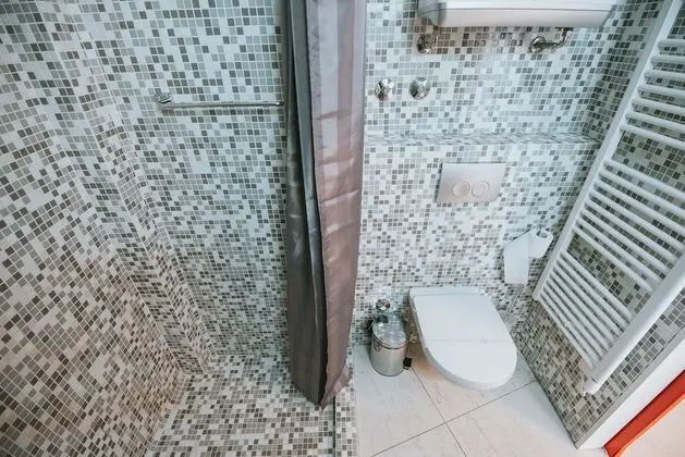 Üç Kişilik Oda
