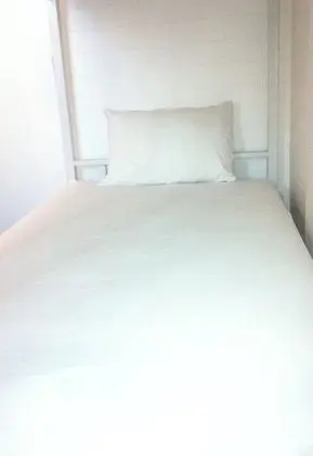 14-Bed Female Dormitory with Shared Bathroom