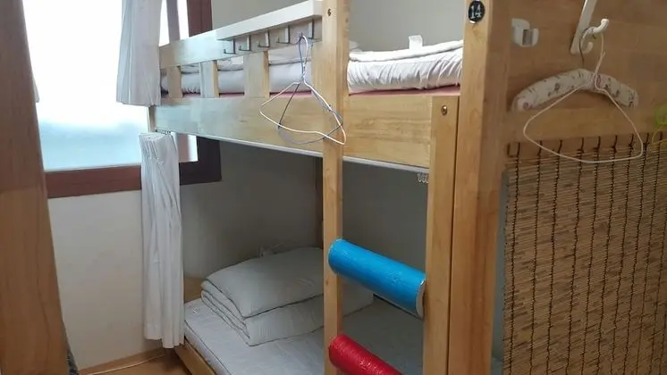 Ortak Ranzalı Oda, Sadece kadınlar için (8 persons)